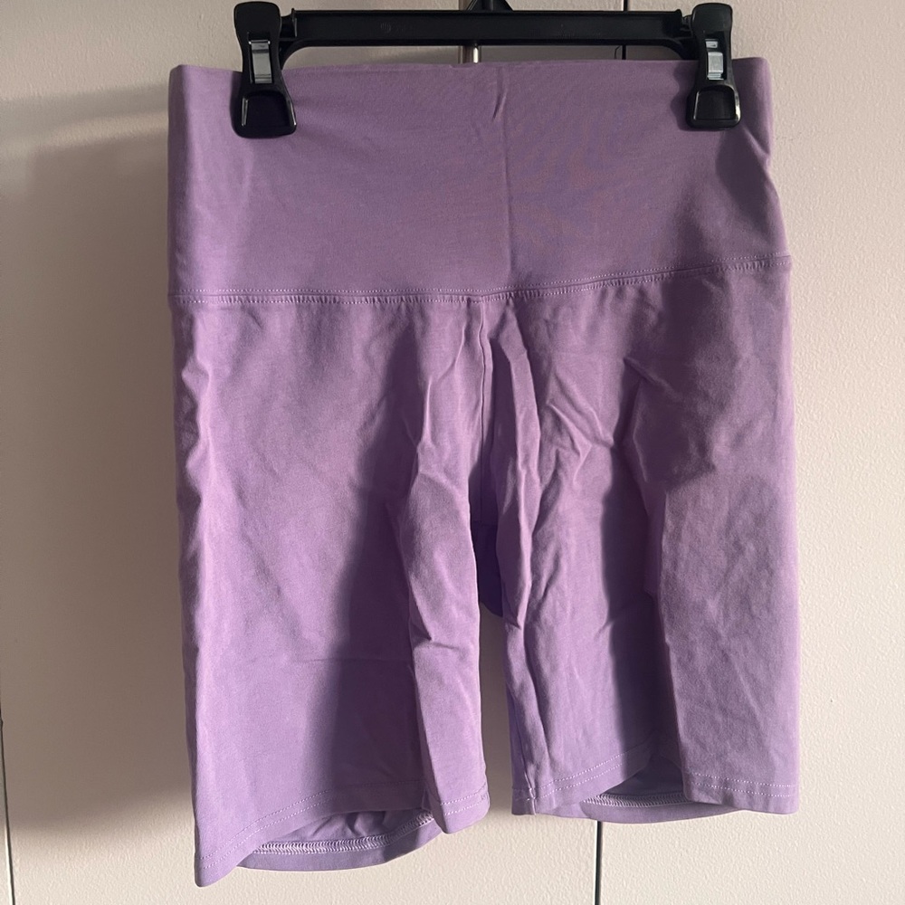 Aritzia tna size S soft bike shorts
